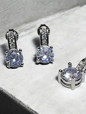 925 Sterling Silver Classic 4 Claw CZ Crystal Pendant Necklace & Earrings Set